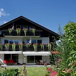 Haus Jahreszeiten